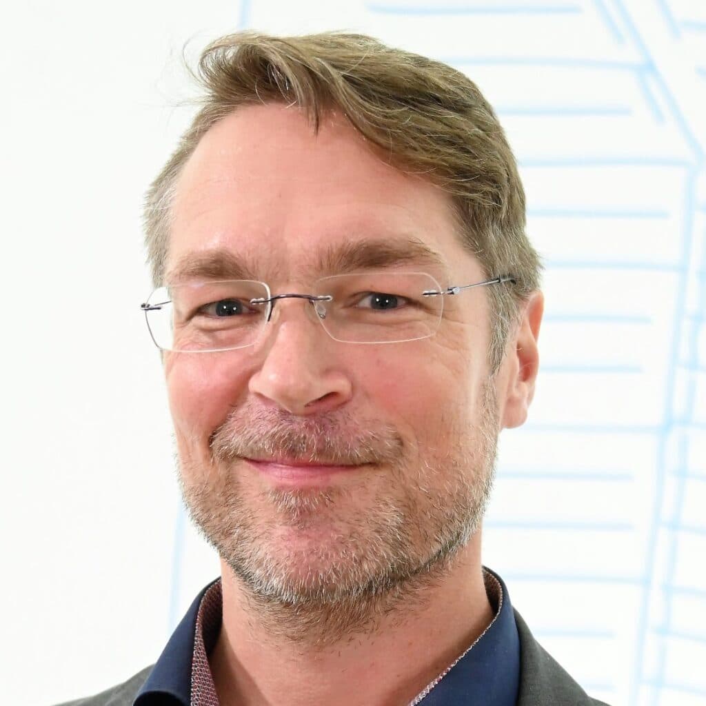Dr. Florian Scharr